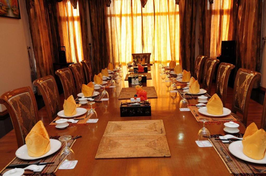 Myat Taw Win Hotel Naypyidaw Exterior photo